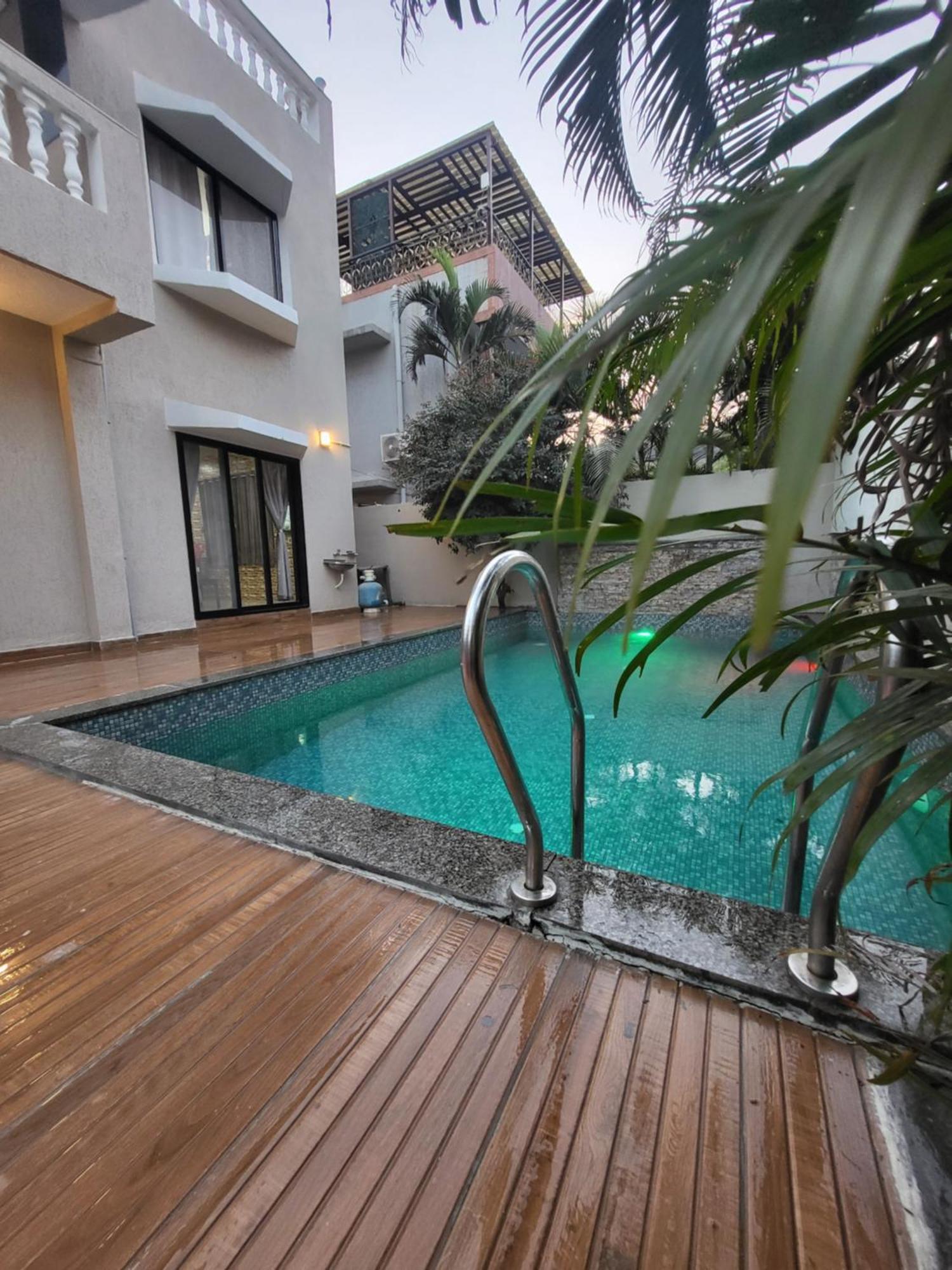 The Perfect Stays Para Disco Big Pool Cricket Turf Villa ロナバラ エクステリア 写真