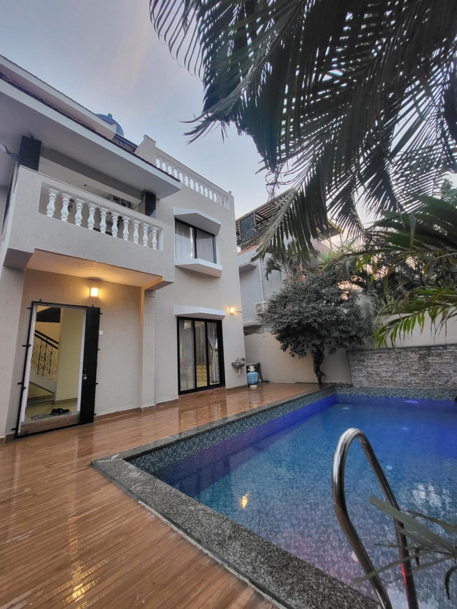 The Perfect Stays Para Disco Big Pool Cricket Turf Villa ロナバラ エクステリア 写真