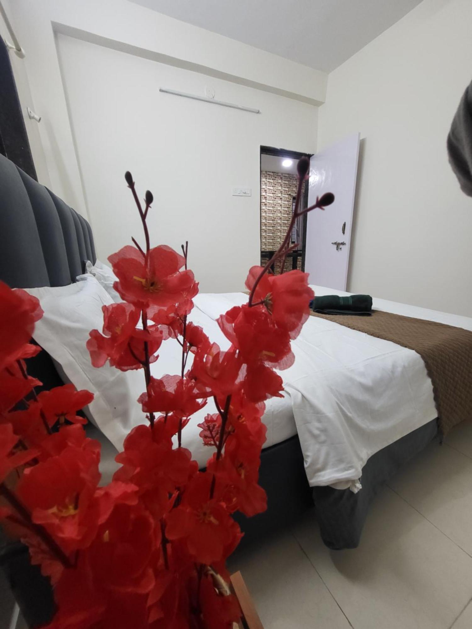 The Perfect Stays Para Disco Big Pool Cricket Turf Villa ロナバラ エクステリア 写真