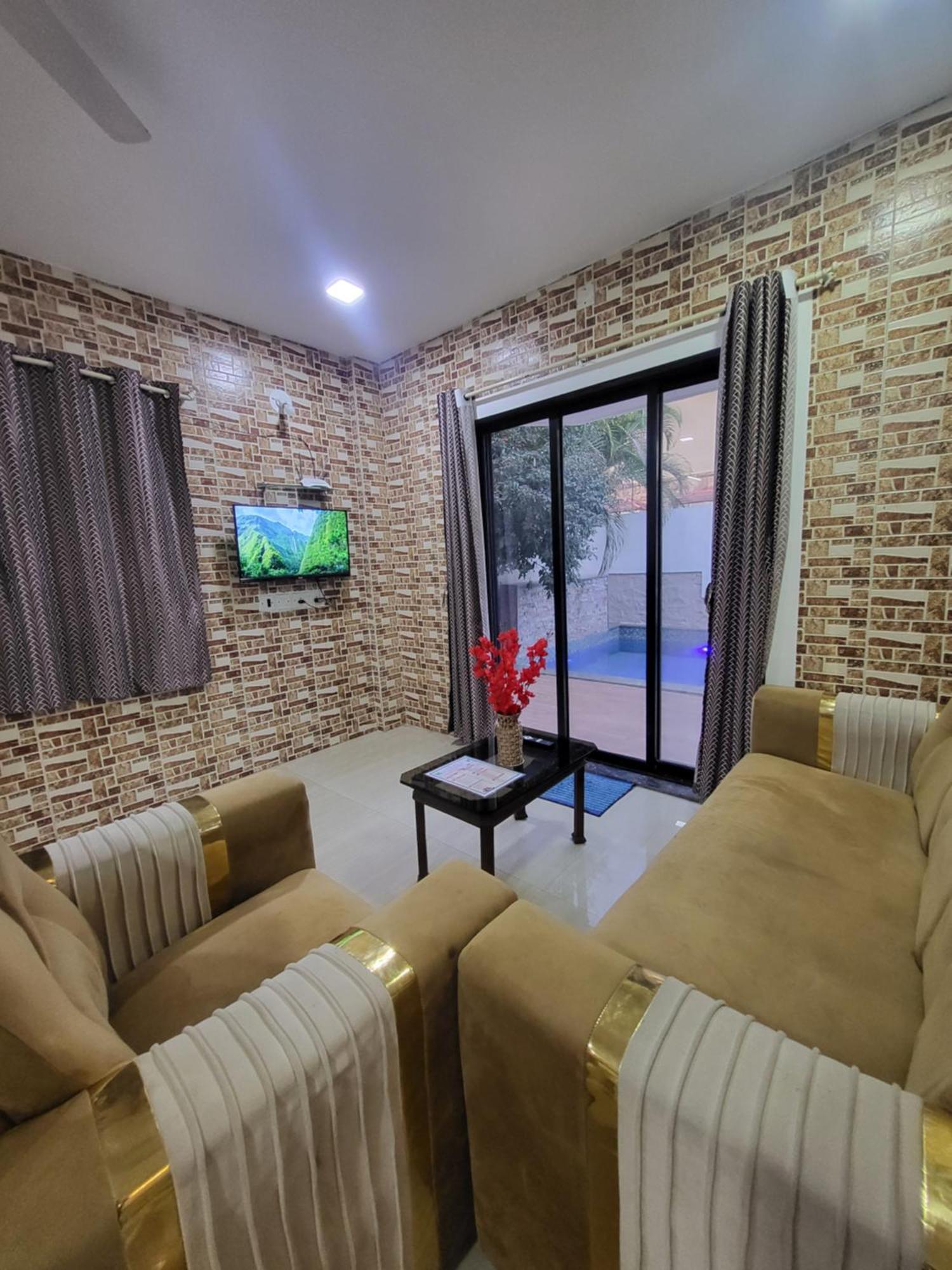 The Perfect Stays Para Disco Big Pool Cricket Turf Villa ロナバラ エクステリア 写真